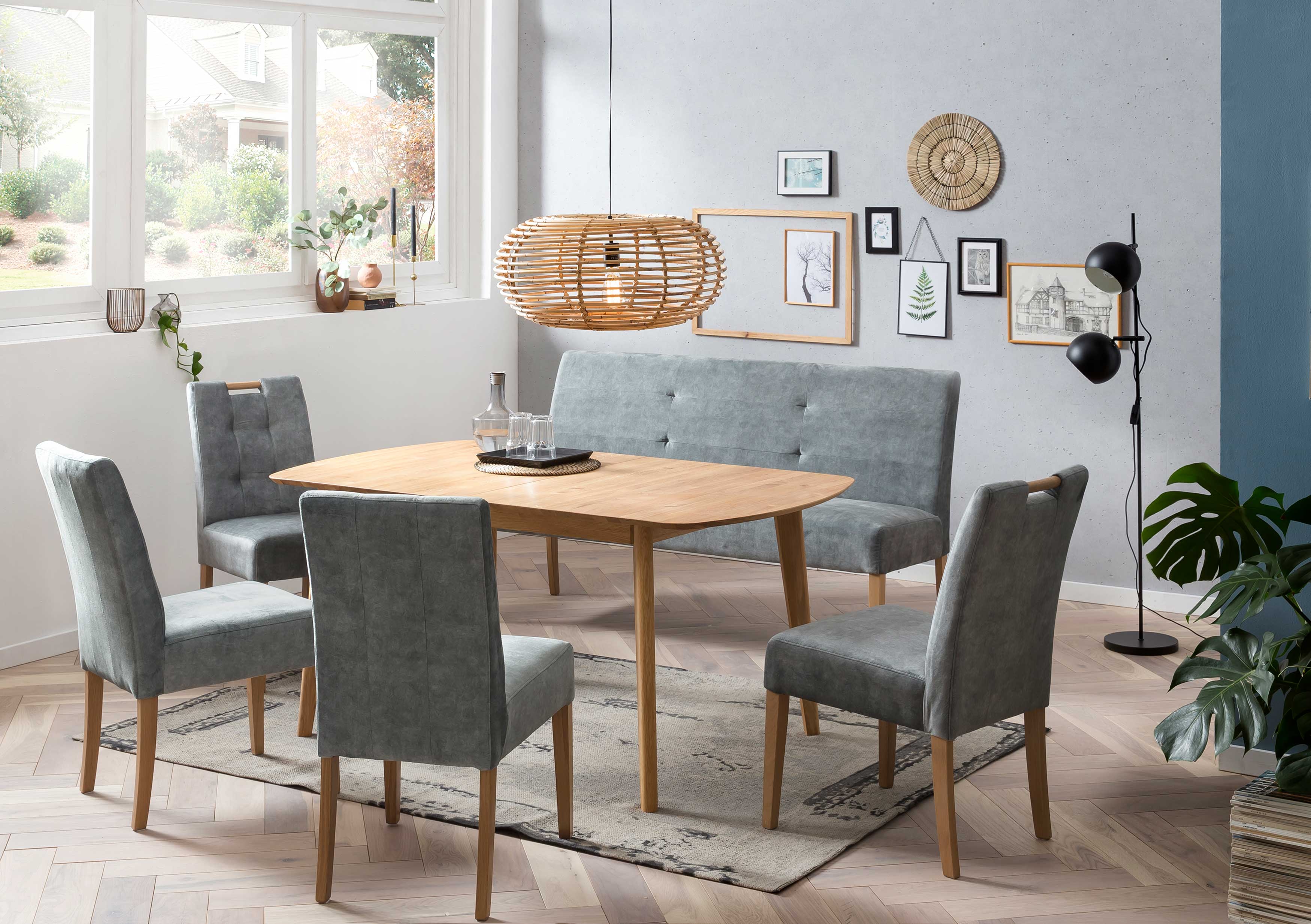Standard Furniture Tischgruppe mit Arles Massivholztisch eiche rustikal