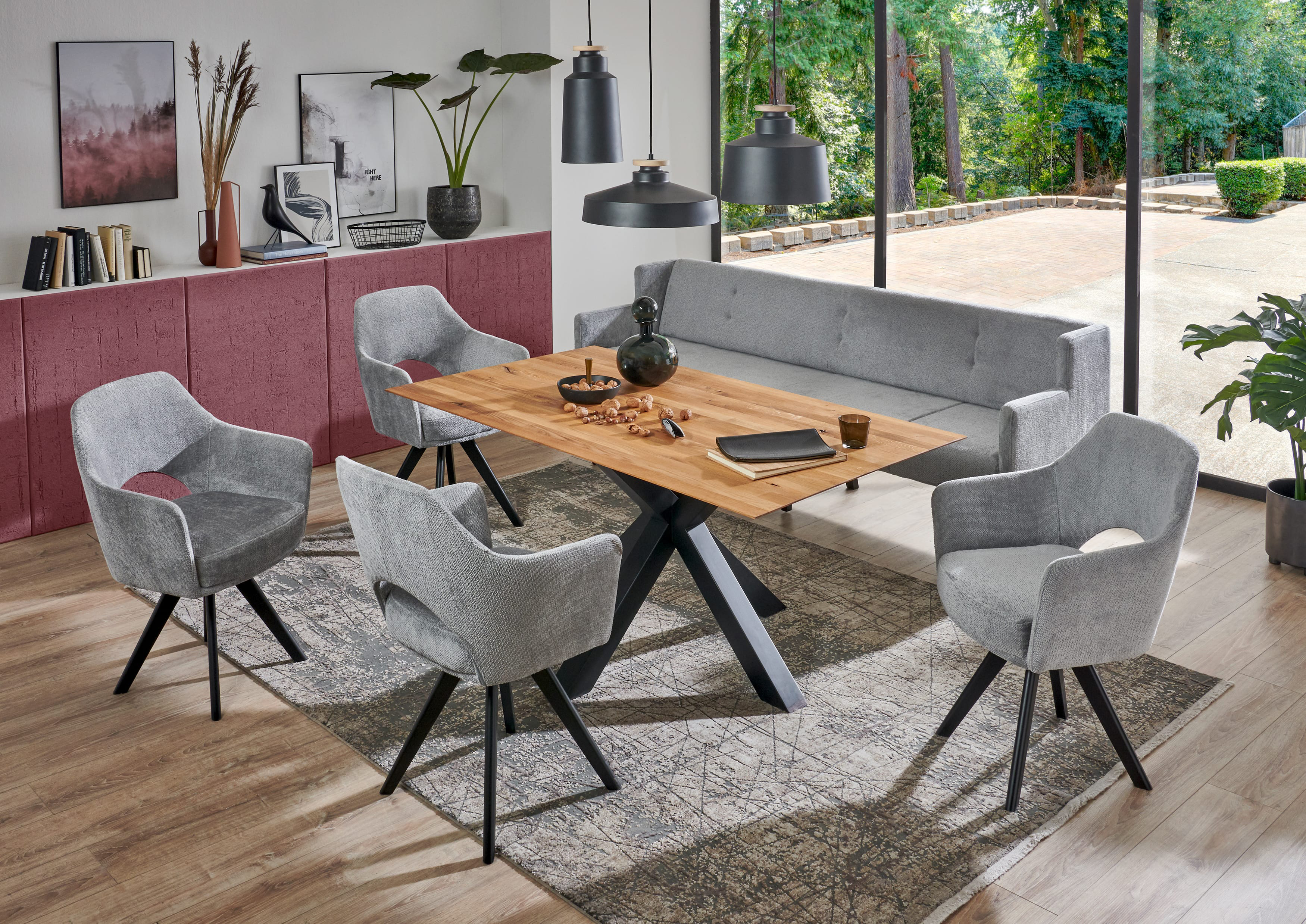 Standard Furniture Essgruppe mit Tisch Bologna, Stühlen Getafe und Bank Bilbao