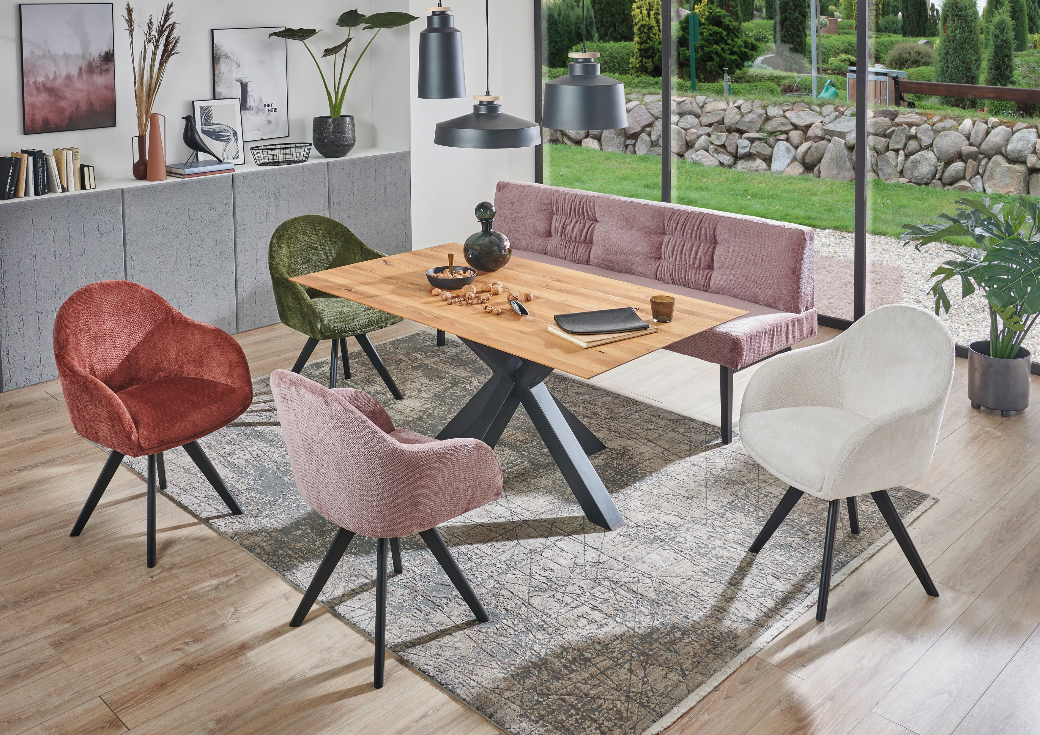 Standard Furniture Essgruppe mit Tisch Bologna und Polsterstühlen Gandia