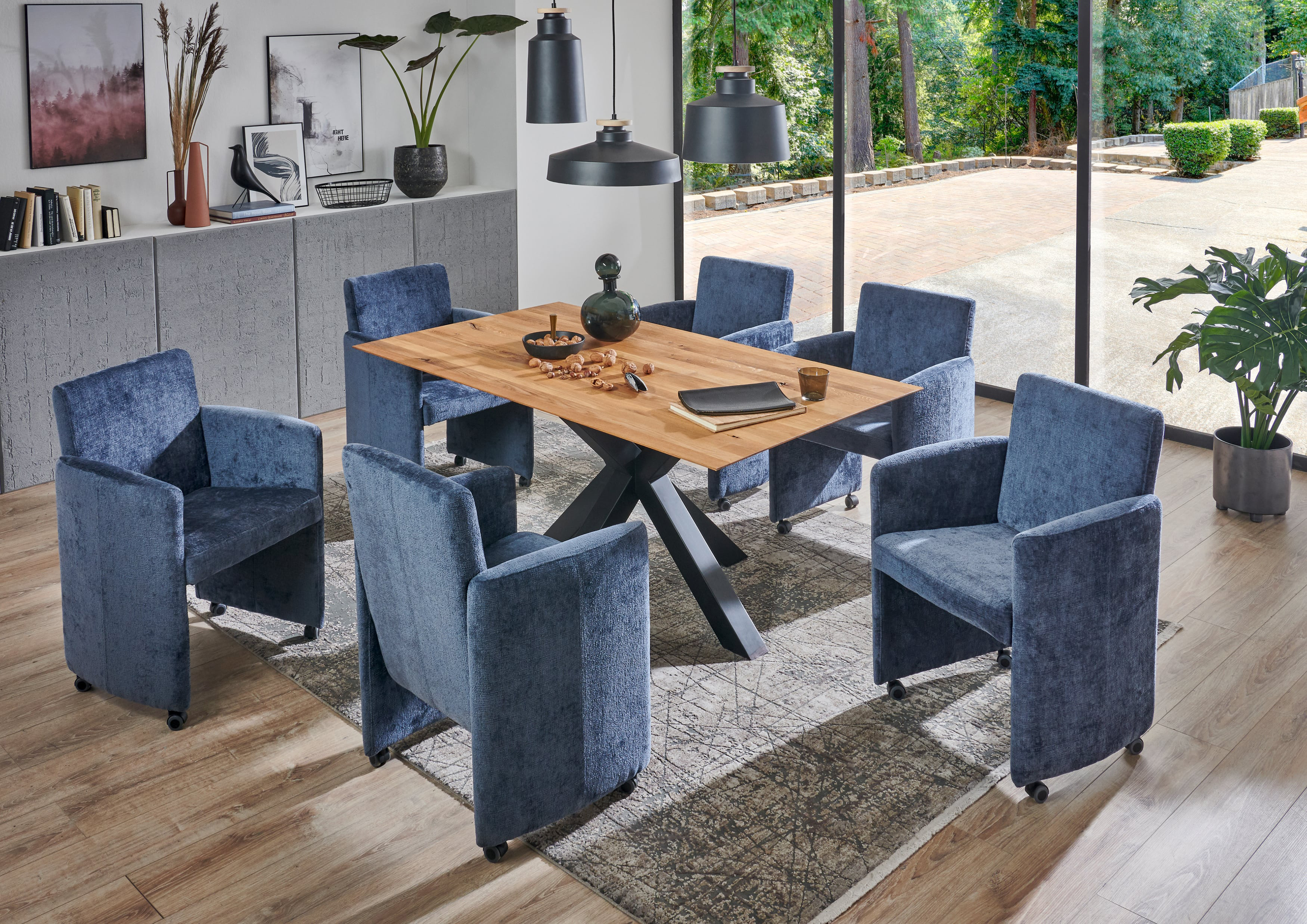 Standard Furniture Essgruppe mit Tisch Bologna und Stühlen Loria
