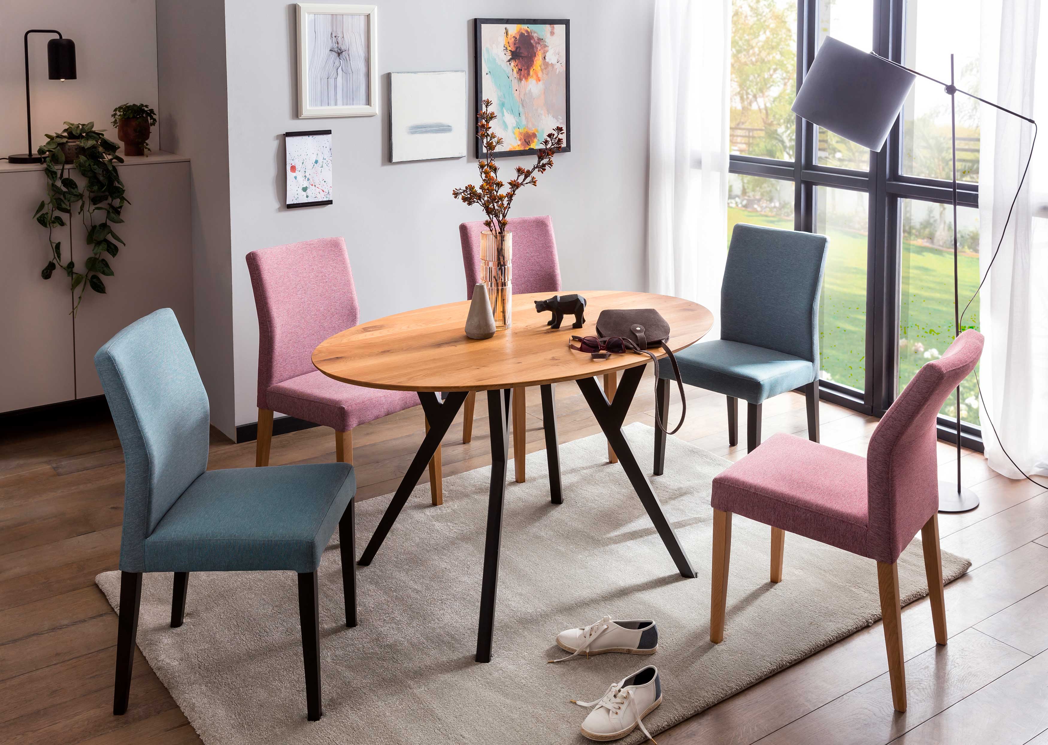 Standard Furniture Tischgruppe mit Mak Massivholztisch und Stühlen Skagen